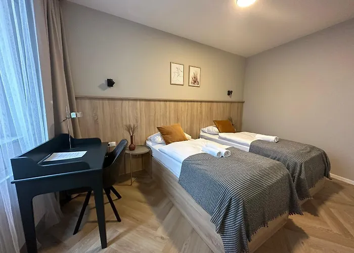 Lenau מלון דירות