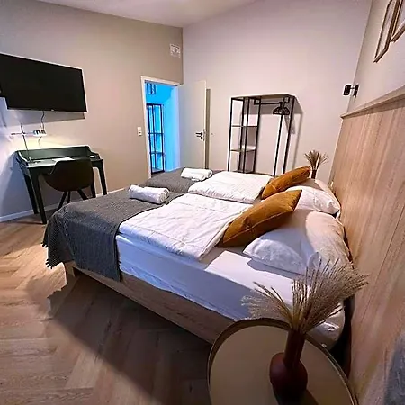 Lenau Lägenhetshotell