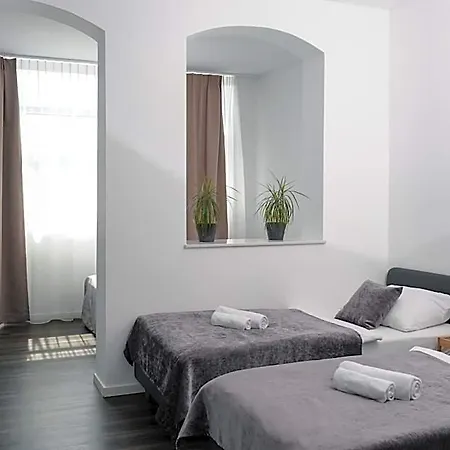 Lenau Lägenhetshotell 3*
