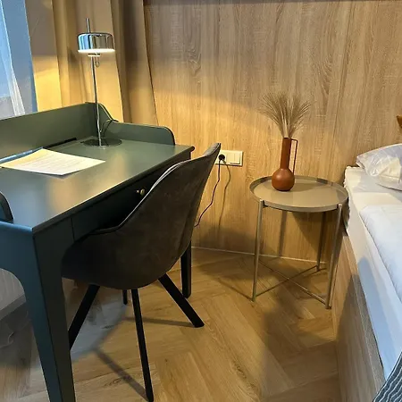 Lenau 3*